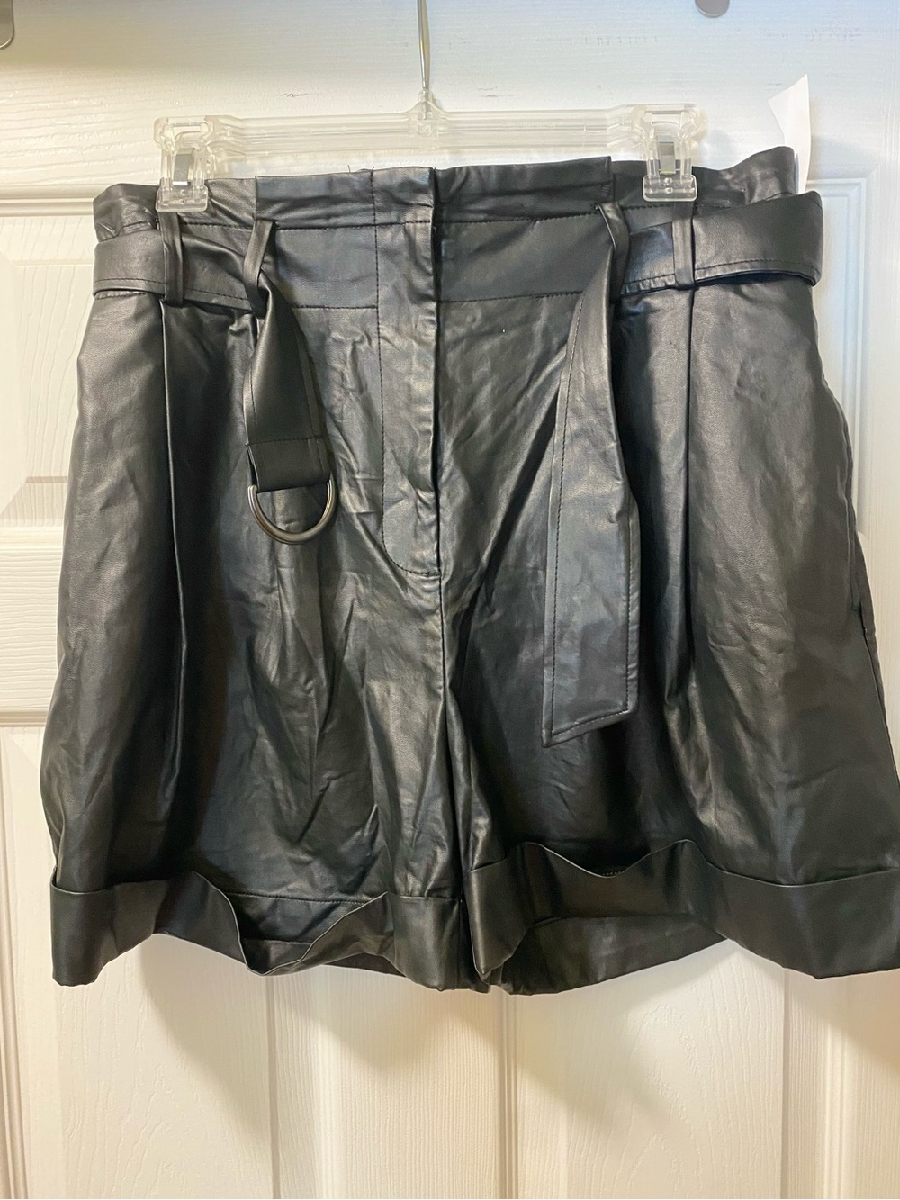 Elizabeth and James Black Faux Leather Paperbag Shorts with D-Ring Belt, Sz 10